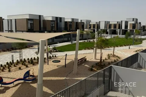 Adosado en Mudon, Dubai, 3 dormitorios, 206 m², № 61625 - foto 11