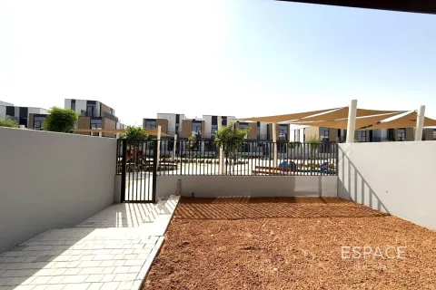 Adosado en Mudon, Dubai, 3 dormitorios, 206 m², № 61625 - foto 9