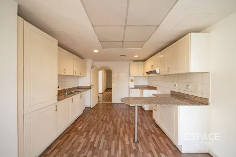 Villa in Springs 6, The Springs, Dubai 3 bedrooms, 250 sq.m. № 61627 - photo 9