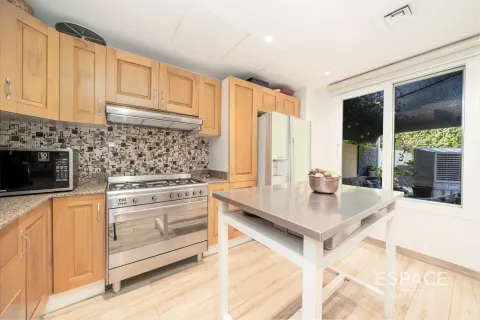 Villa in The Springs, Dubai 3 bedrooms, 209 sq.m. № 61626 - photo 4