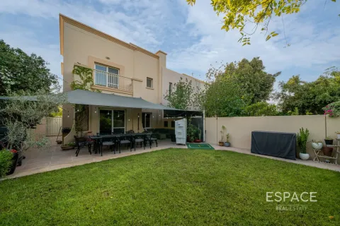 Villa in The Springs, Dubai 3 bedrooms, 209 sq.m. № 61626 - photo 1