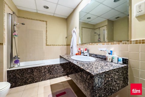 Снять в аренду квартиру в Дубае: 1 спальня, 108.6м², № 92137 - фото 8