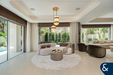 Villa in Arabian Ranches, Dubai 5 bedrooms, 450 sq.m. № 91322 - photo 2