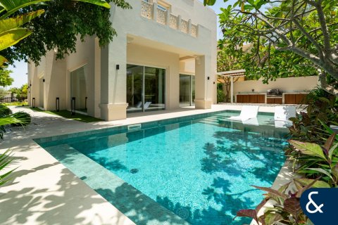 Villa in Arabian Ranches, Dubai 5 bedrooms, 450 sq.m. № 91322 - photo 13