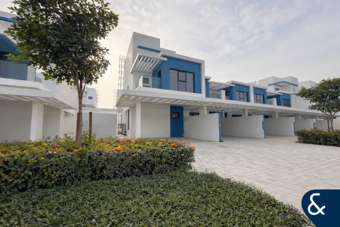 Купить таунхаус в Damac Lagoons, Дубай: 5 спален, 220м², № 98482 - фото 1