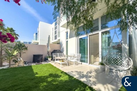 Купить виллу в DAMAC Hills (Akoya by DAMAC), Дубай: 3 спальни, 175м², № 98484 - фото 1