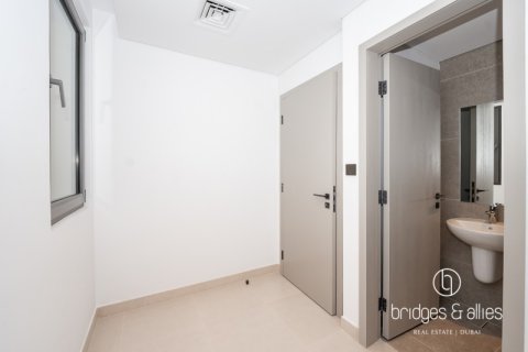 Снять в аренду виллу в Дубае: 4 спальни, 219.9м², № 78115 - фото 16