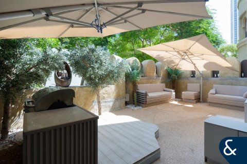 Apartment in Downtown Dubai (Downtown Burj Dubai), Dubai 2 bedrooms, 245 sq.m. № 75580 - photo 5