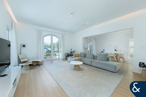 Купить виллу в Victory Heights, Dubai Sports City, Дубай: 5 спален, 446м², № 75568 - фото 3