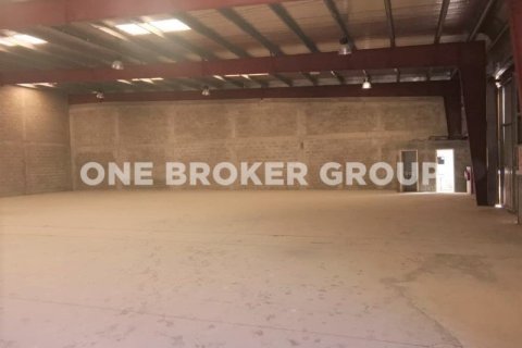 Warehouse in Dubai Investment Park, Dubai 3901.9 sq.m. № 527 - photo 3