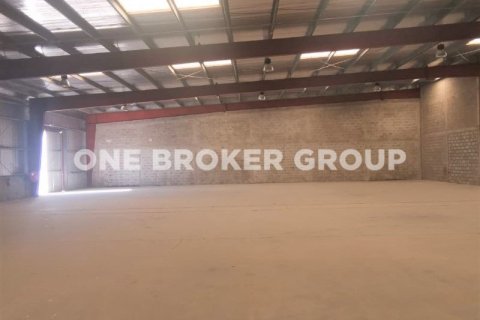 Warehouse in Dubai Investment Park, Dubai 780.4 sq.m. № 526 - photo 1