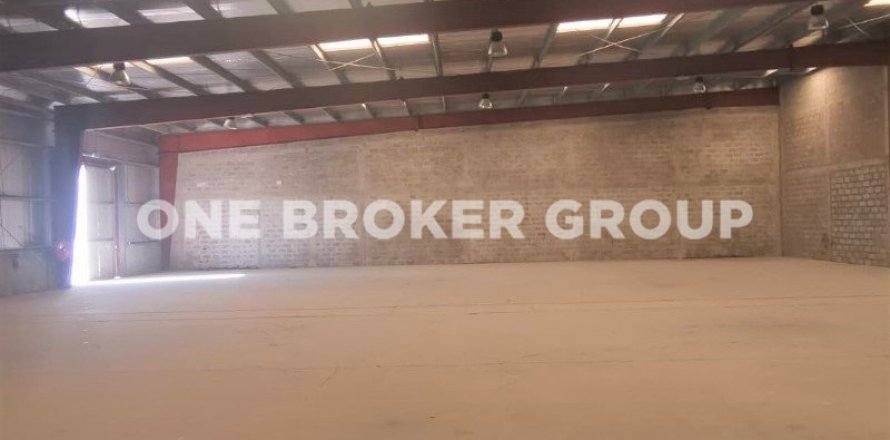 Warehouse in Dubai Investment Park, Dubai 780.4 sq.m. № 526