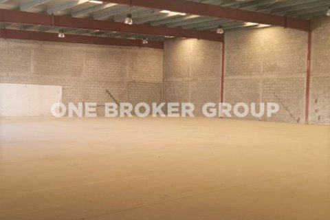 Warehouse in Dubai Investment Park, Dubai 780.4 sq.m. № 526 - photo 2