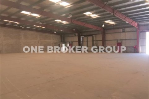 Warehouse in Dubai Investment Park, Dubai 780.4 sq.m. № 526 - photo 3