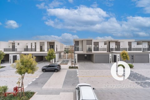 Townhouse in Tilal Al Ghaf, Dubai 4 bedrooms, 227 sq.m. № 142042 - photo 4