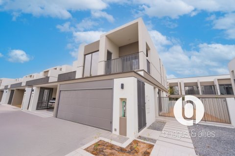 Townhouse in Tilal Al Ghaf, Dubai 4 bedrooms, 227 sq.m. № 142042 - photo 1