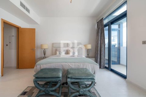 Villa in Palm Jumeirah, Dubai 5 bedrooms, 327 sq.m. № 57547 - photo 9
