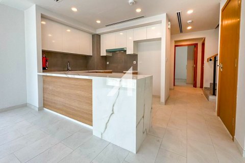 Купить таунхаус в Dubai Land, Дубай: 4 спальни, 245м², № 91124 - фото 2