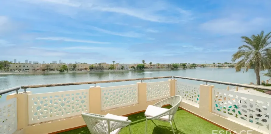 Вилла в The Lakes, Дубай, 4 спальни, 351м², № 122366