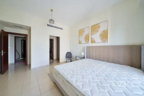 Apartment in Jumeirah Beach Residence, Dubai 2 bedrooms, 131 sq.m. № 122368 - photo 10