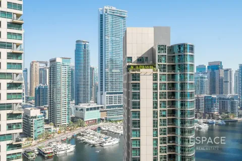 Apartment in Jumeirah Beach Residence, Dubai 2 bedrooms, 131 sq.m. № 122368 - photo 18