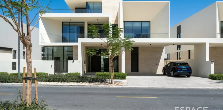 Villa in Dubai Hills Estate, Dubai 5 bedrooms, 964 sq.m. № 122370