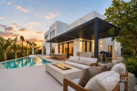 Villa in Jumeirah Islands, Dubai 5 bedrooms, 632 sq.m. № 122363