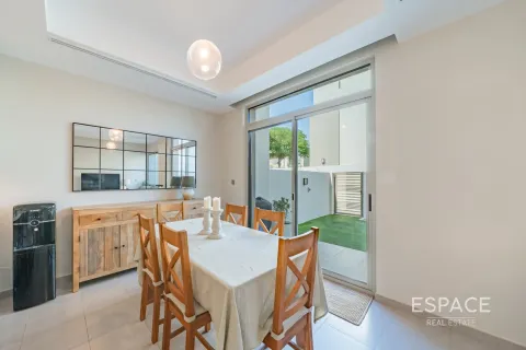 Villa in Reem Community, Arabian Ranches 2, Dubai 4 bedrooms, 242 sq.m. № 61457 - photo 8