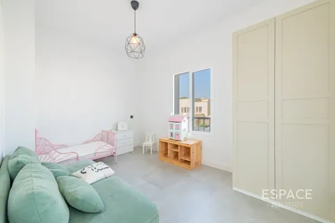 Villa in Springs 15, The Springs, Dubai 2 bedrooms, 153 sq.m. № 61459 - photo 9