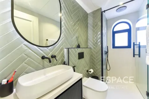 Villa in Jumeirah Village Triangle, Dubai 4 bedrooms, 369 sq.m. № 61461 - photo 17