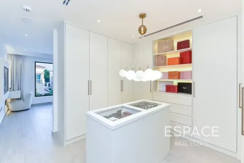 Villa in Jumeirah Village Triangle, Dubai 4 bedrooms, 369 sq.m. № 61461 - photo 12