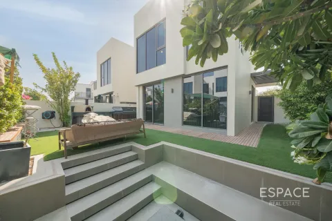 Villa à Dubai Hills Estate, Dubai, 4 chambres, 242 m², № 61460 - photo 1