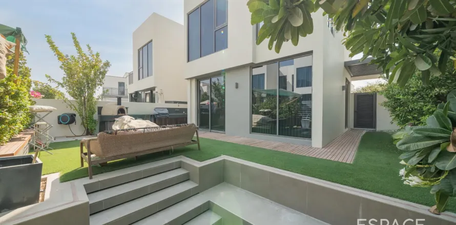 Villa à Dubai Hills Estate, Dubai, 4 chambres, 242 m², № 61460