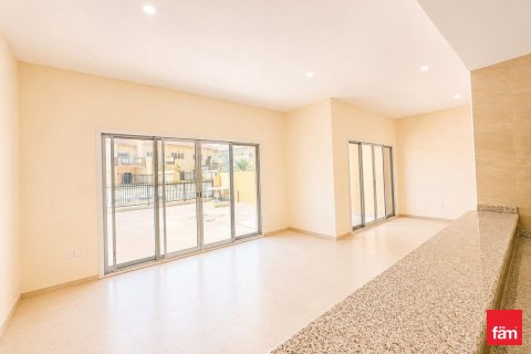 Villa in Dubai 4 bedrooms, 290.7 sq.m. № 115278 - photo 4