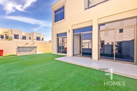 تاون هاوس في Town Square, دبي 4 غرف نوم, 228 م² رقم 16319 - صورة 1