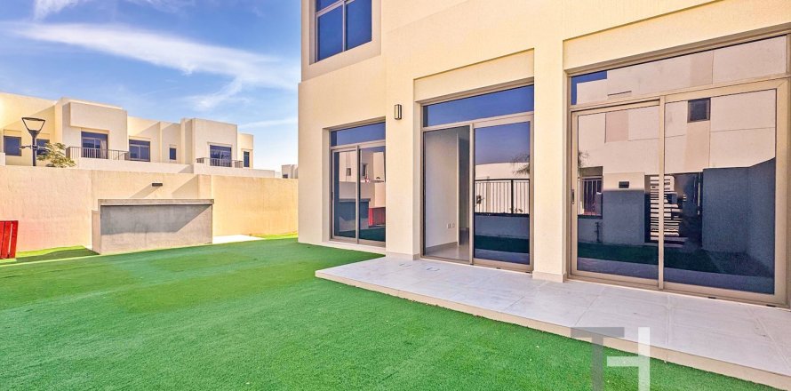 تاون هاوس في Town Square, دبي 4 غرف نوم, 228 م² رقم 16319