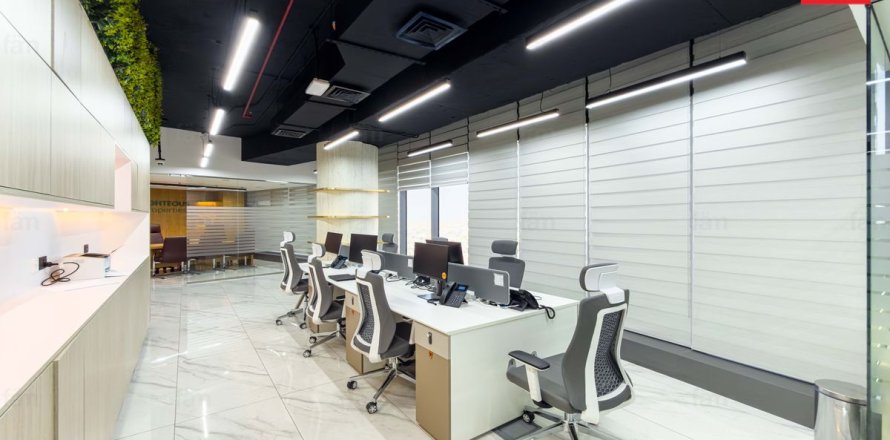 Oficina en Dubai, 140.7 m², № 120727