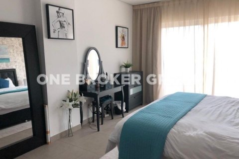 Apartment in Jumeirah Heights, Dubai 2 bedrooms, 204.4 sq.m. № 1107 - photo 9