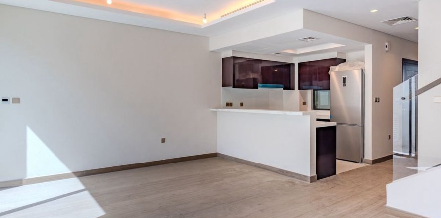 Villa en Dubai, 4 dormitorios, 149.9 m², № 64405