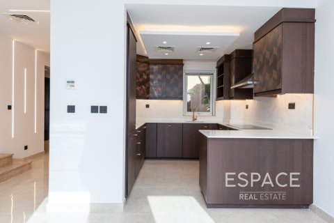 Купить виллу в Palmera 4, Арабиан Ранчес, Дубай: 2 спальни, 175м², № 71154 - фото 5