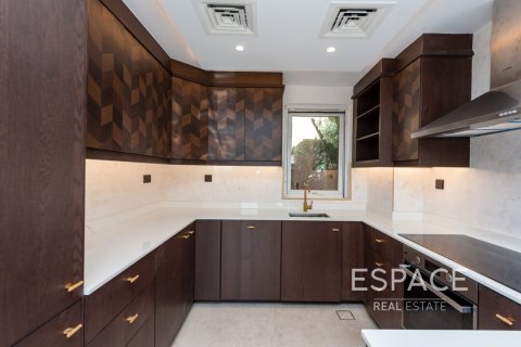 Купить виллу в Palmera 4, Арабиан Ранчес, Дубай: 2 спальни, 175м², № 71154 - фото 6