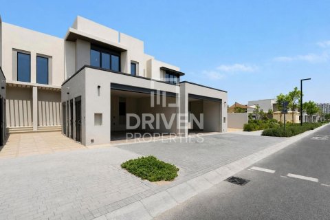 Townhouse in Jebel Ali, Dubai 3 bedrooms, 238.02 sq.m. № 134257 - photo 2