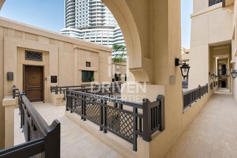 Apartment in Downtown Dubai (Downtown Burj Dubai), Dubai 1 bedroom, 100.52 sq.m. № 134255 - photo 4
