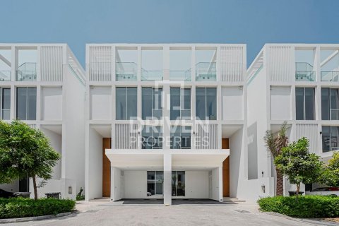 Townhouse in Al Barari, Dubai 4 bedrooms, 180.23 sq.m. № 134258 - photo 2