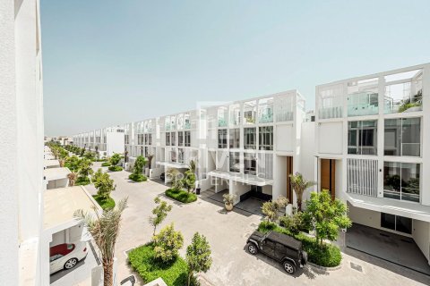 Townhouse in Al Barari, Dubai 4 bedrooms, 180.23 sq.m. № 134258 - photo 3