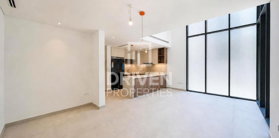 Таунхаус в Мудоне, Дубай, 4 спальни, 168.06м², № 134256