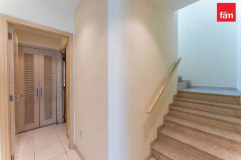 Villa in Reem, Dubai 3 bedrooms, 281.3 sq.m. № 67462 - photo 10