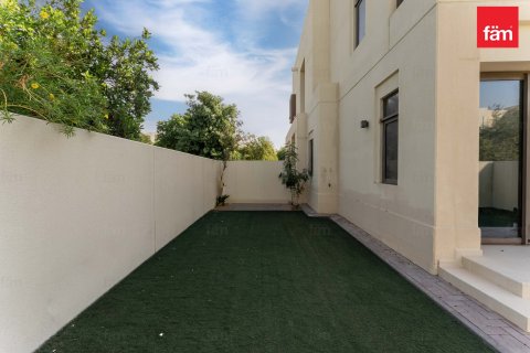 Villa in Reem, Dubai 3 bedrooms, 281.3 sq.m. № 67462 - photo 21