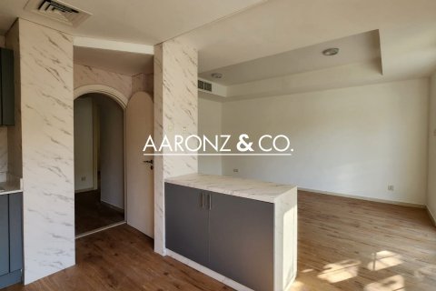 Villa en The Springs, Dubai, 2 dormitorios, 162 m², № 101180 - foto 2