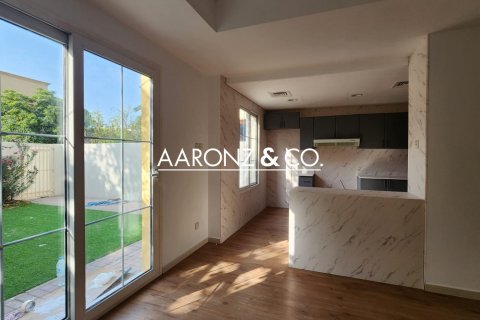 Villa en The Springs, Dubai, 2 dormitorios, 162 m², № 101180 - foto 4